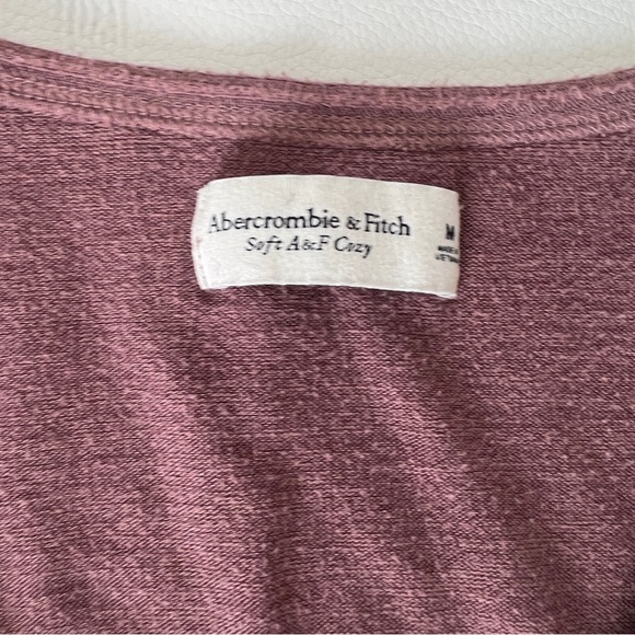 Soft AF Abercrombie and Fitch Henley Shirt size M - Picture 3 of 5